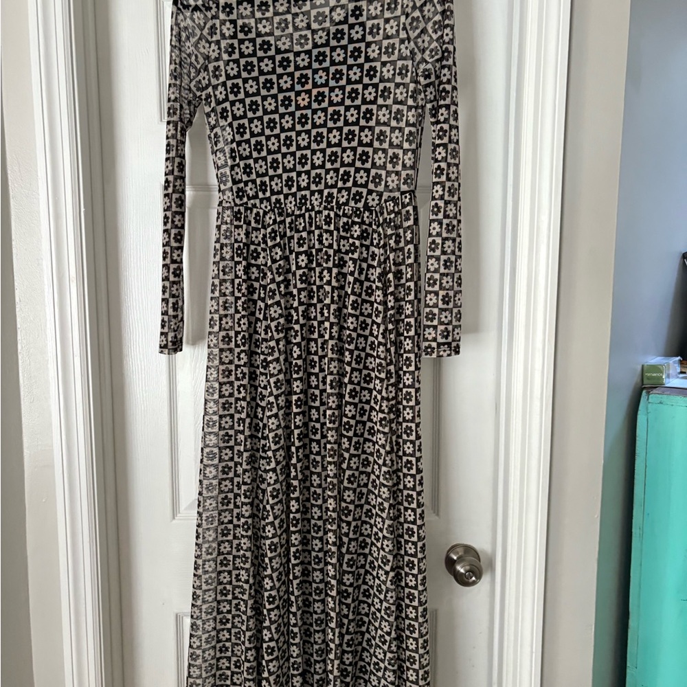 Dressed in LALA Black and White Geometric Long Sleeve Dress
